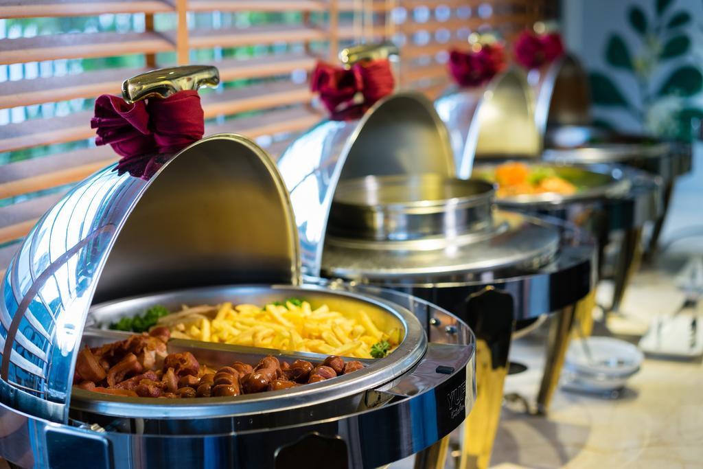 Asian Ruby Center Point Hotel & Spa Хошимин Экстерьер фото